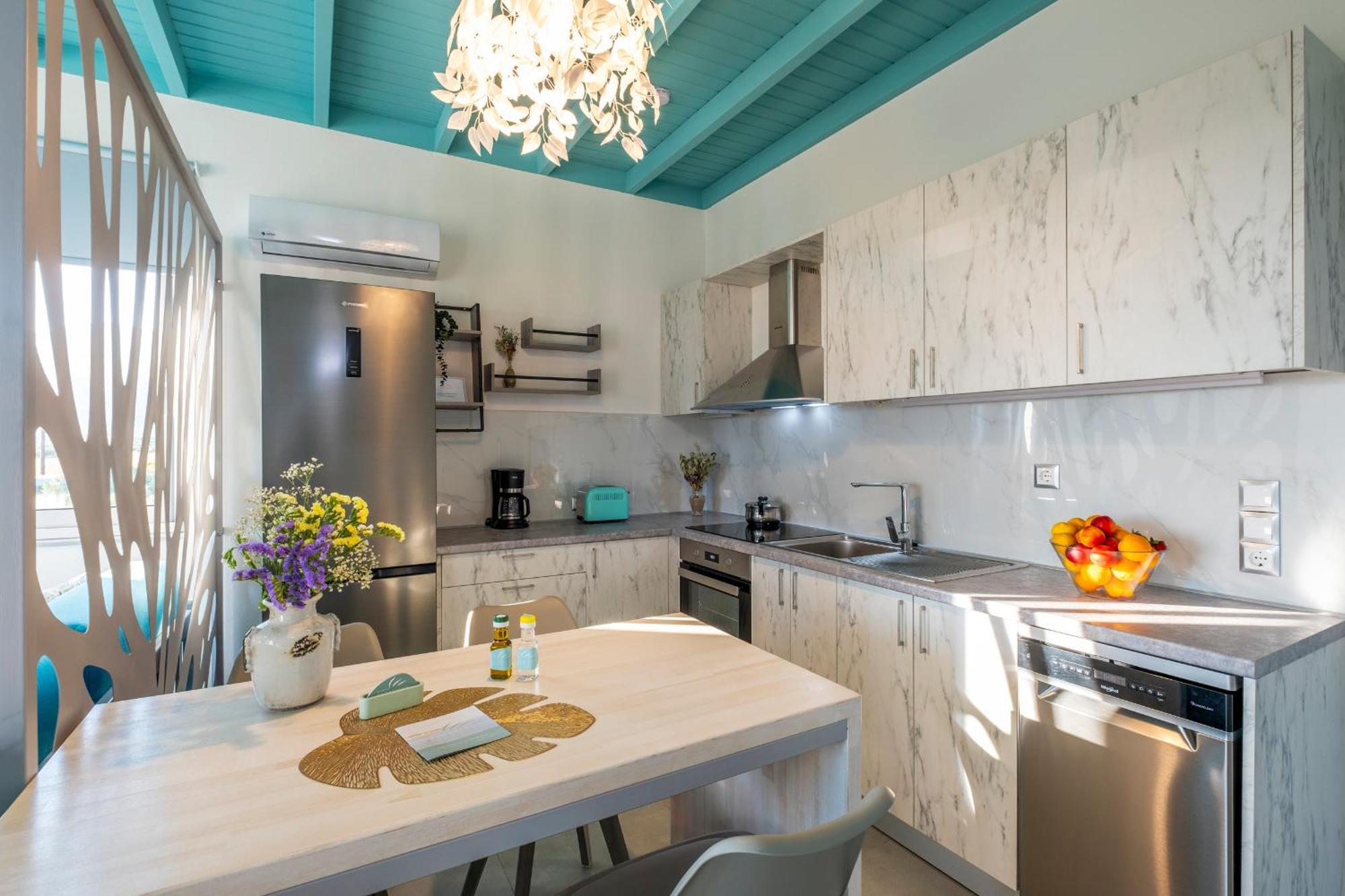 Paradisos Apartment *