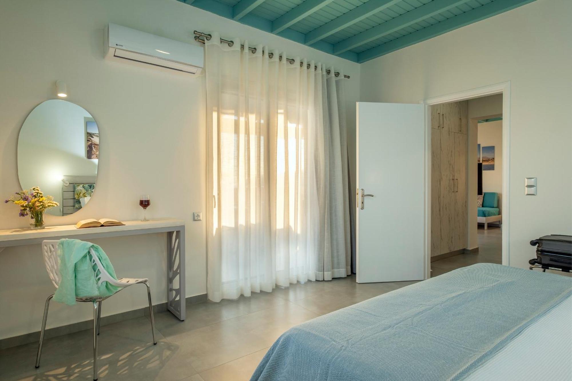 Paradisos Apartment *