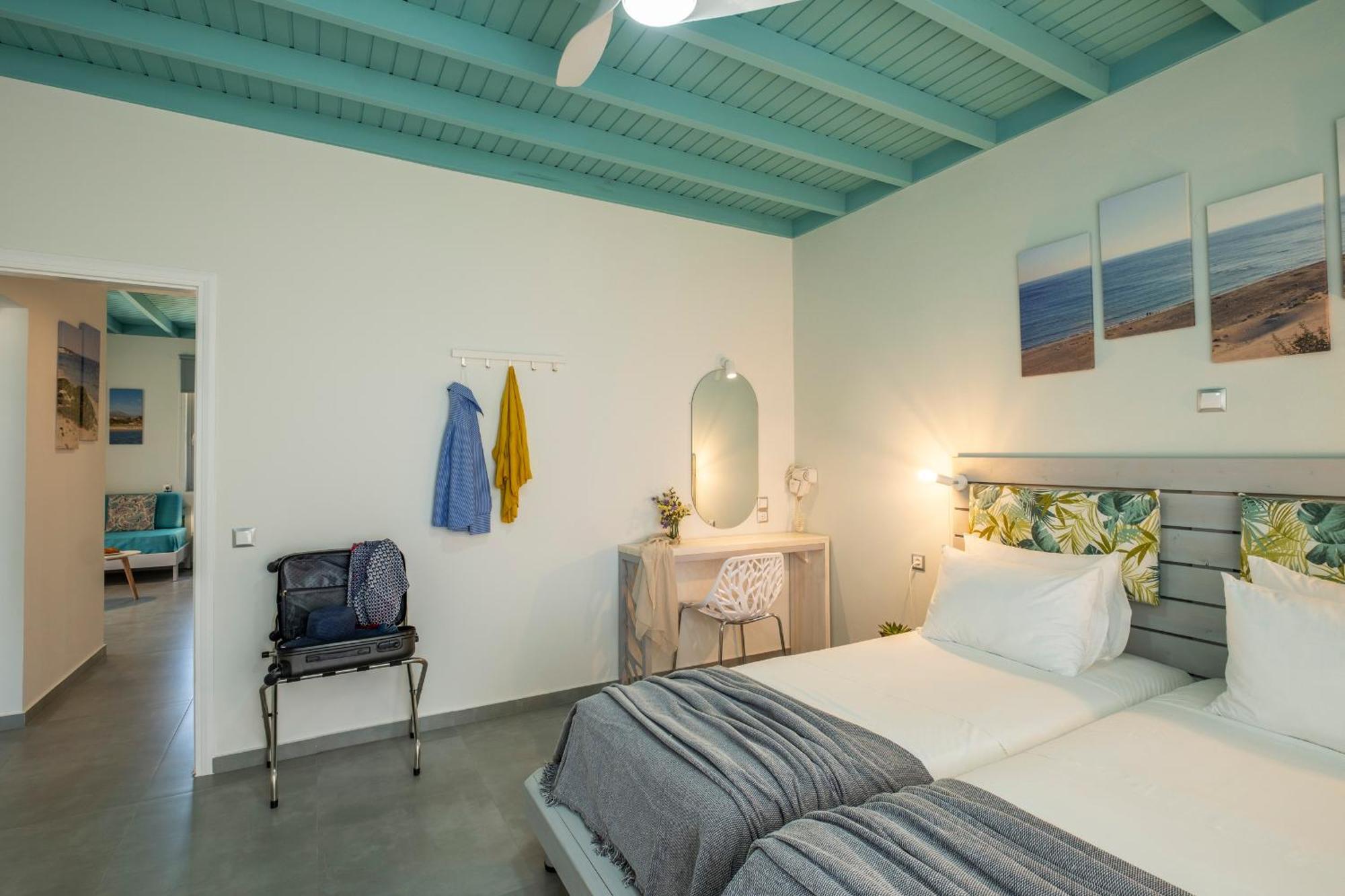 Paradisos Apartment *